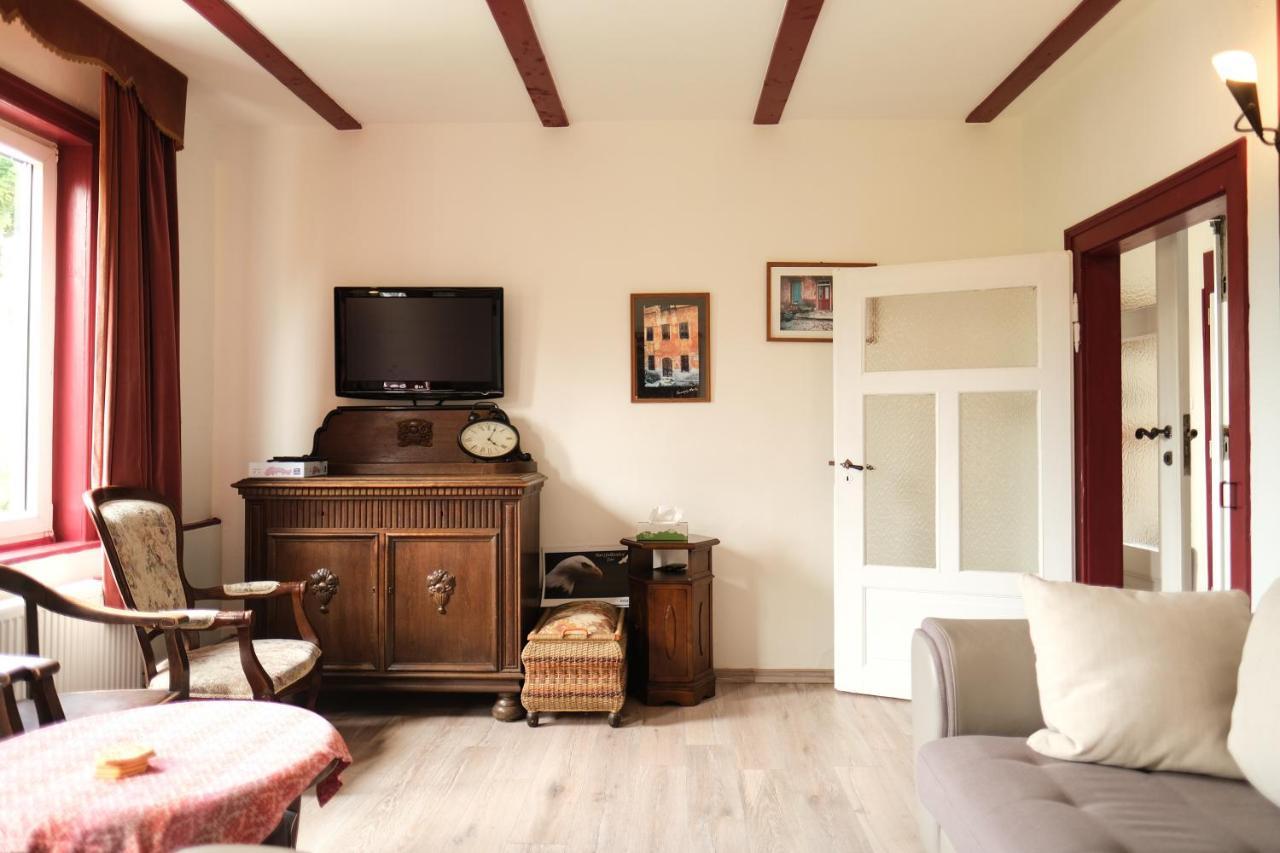 바트사흐사 Vakantiehuis Julia 빌라 외부 사진
